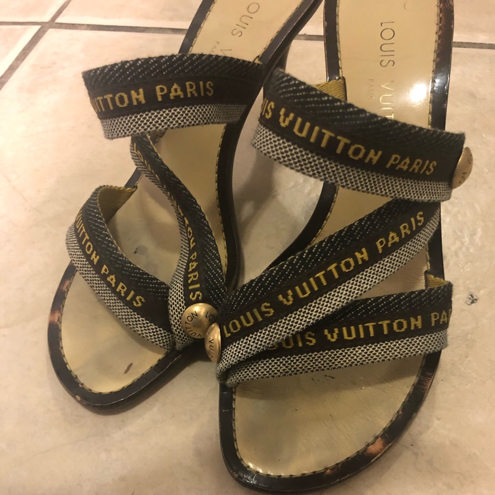 LV fun strappy sandals!!